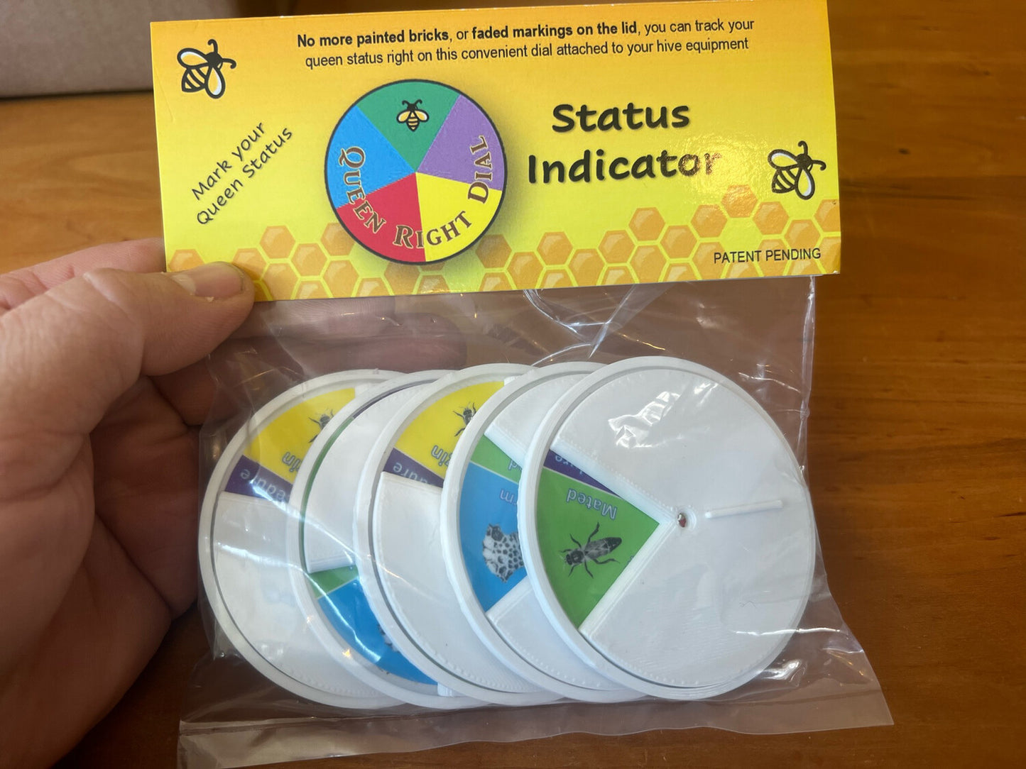 QueenRightDial - Status Indicator